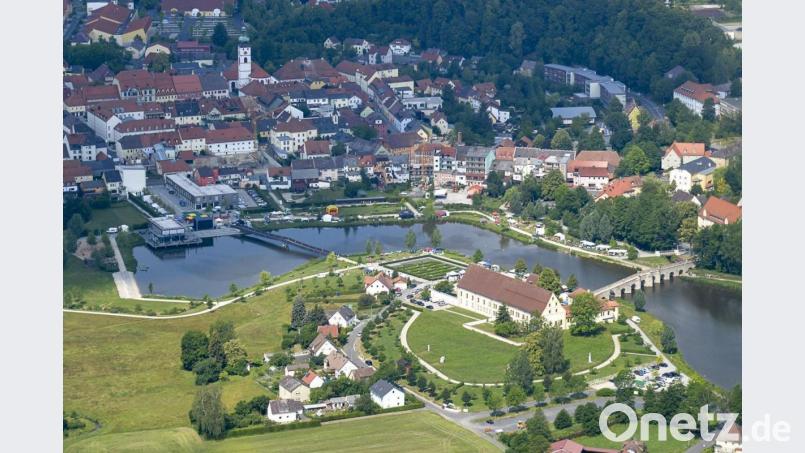 Tirschenreuth ist ein malerisches Städtchen. In zwölf Jahren werden laut einer Prognose dort aber weniger Menschen leben als heute. Noch gravierender sind die Zahlen für den Landkreis Tirschenreuth. Bild: MÜR