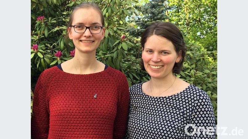 Veronika Steiner und Maxi Jacobi (von links) legen am Samstag als Schwester M. Lea und Schwester M. Pauline das zeitliche Gelübde bei den Schulschwestern ab. Archivbild: sck