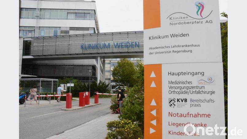 Nach den steigenden Inzidenzzahlen kursieren Gerüchte über geimpfte Corona-Patienten im Klinikum Weiden. Ein Sprecher widerlegt das. Bild: Gabi Schönberger
