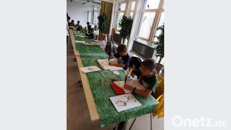 Kreativität im Kinderferienclub Neustadt/WN Bild: krb