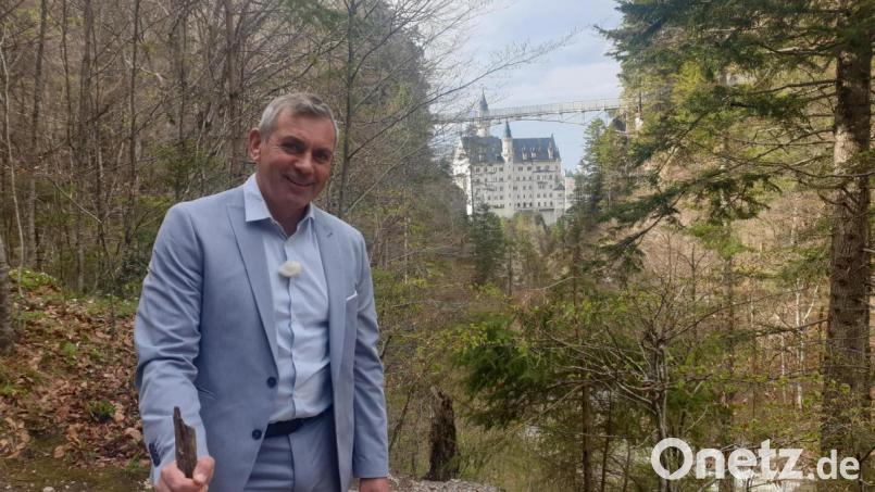 Wladimir Kaminer über der Pöllatschlucht vor Schloss Neuschwanstein Bild: Nadja Kölling/ZDF