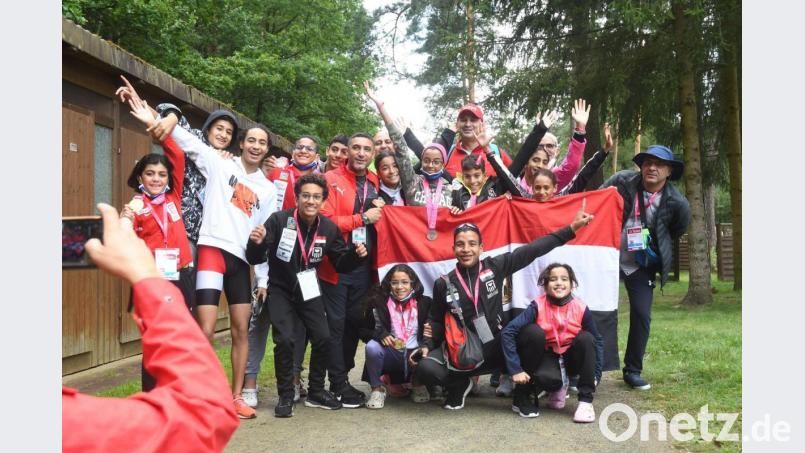 Das Team aus Ägypten ist voll motiviert. Einige der jungen Sportler haben sich am Donnerstag bei der Weltmeisterschaft in der Disziplin Biathle bereits eine Medaille geholt. Bild: Gabi Schönberger