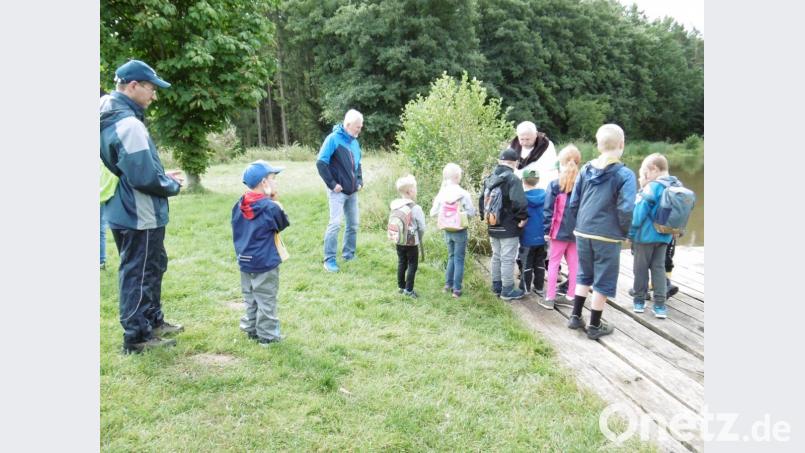 Ein Fischer aus dem 10. Jahrhundert schildert den Kindern sein Leben und seinen Arbeitsalltag. Bild: mma