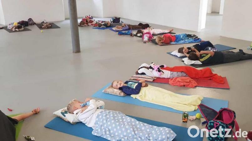 Eine ganz ruhige Atmosphäre entstand beim Kinder-Yoga des CSU-Ortsverbands im Schloss Friedrichsburg. Bild: dob