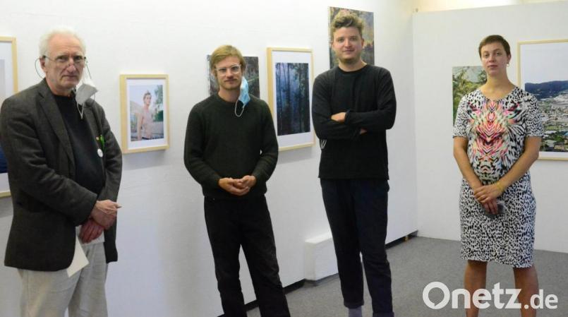 &quot;Landschaft&quot;-Ausstellung beim Kunstverein mit (von links) Wolfgang Herzer, Wolfgang Frauhammer, Adrian Höllger und Carolin Schiml. Bild: Kunz
