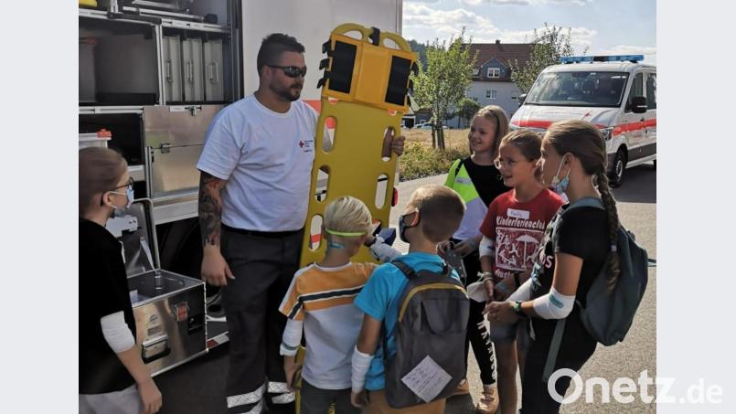Besuch des Kinderferienclubs in Neustädter BRK-Bereitschaft. Bild: krb