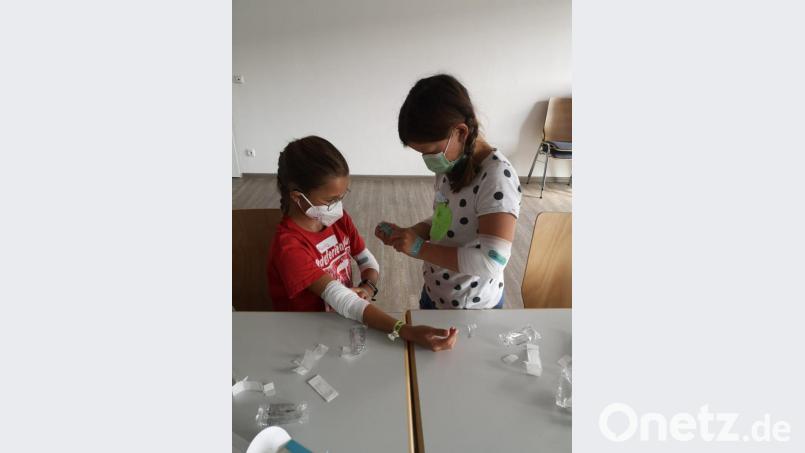 Besuch des Kinderferienclubs in Neustädter BRK-Bereitschaft. Bild: krb