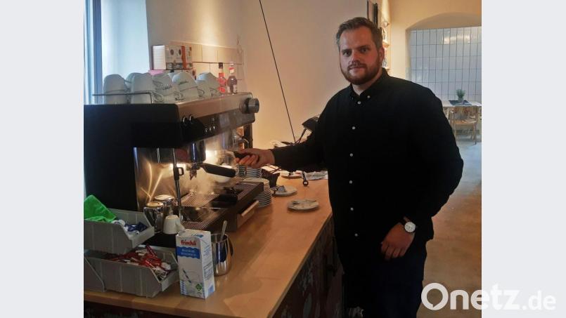 Sehr zufrieden ist Pächter Sven Janson mit dem Betrieb im und am Schlachthaus in den ersten vier Wochen. Bild: ld