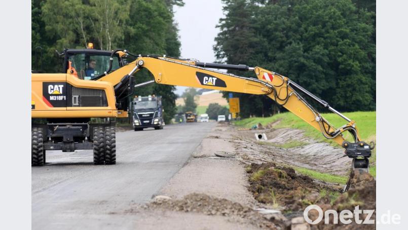 Die Straßenbaustelle auf der B22 bei Altenstadt Richtung Wendersreuth. Bild: Gabi Schönberger