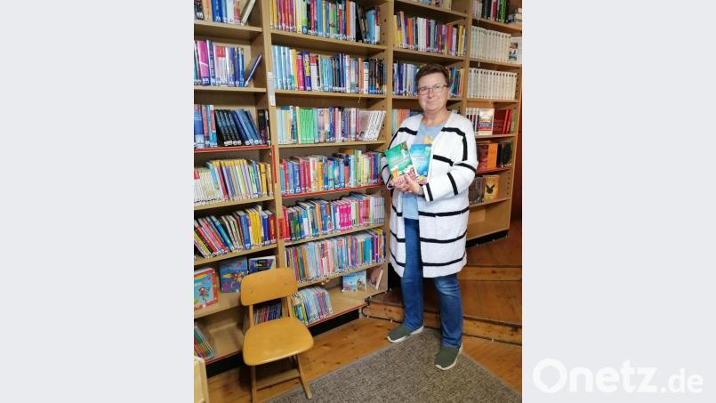 Petra Sieder freut sich über jeden neuen Leser, den sie in der Pfarrbücherei in Krummennaab begrüßen darf. Bild: vsr