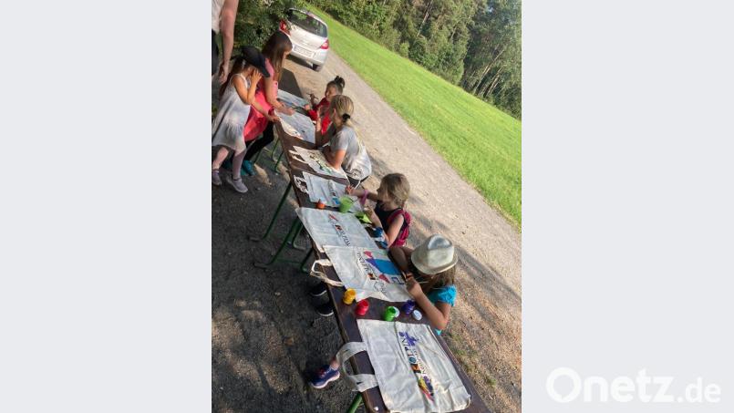 Die Kolpingsfamilie Kemnath lud zum Hüttenabenteuer auf der Kolpinghütte bei Schönreuth ein. Bild: Mirjam Müller/exb
