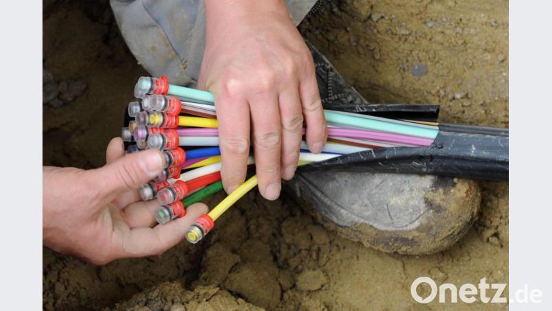 Ob über einen Provider oder im Eigenausbau, die Stadt Weiden möchte ihre Liegenschaften und die öffentlichen Schulen so schnell wie möglich mit Glasfaseranschlüssen versorgen. Bild: Peter Kneffel