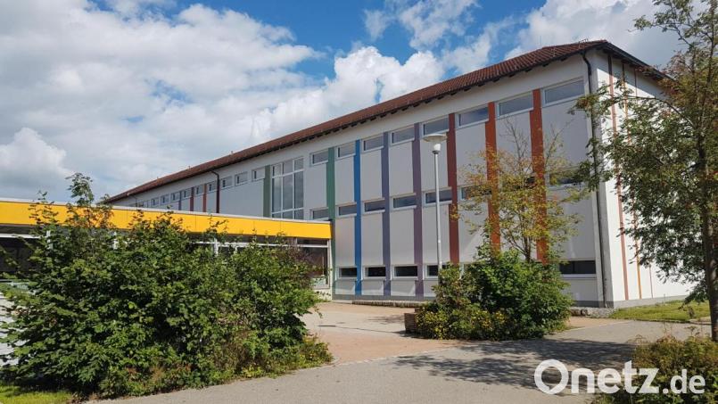 Zum Nulltarif wird die Grundschule Moosbach mit Lüftungsgeräten ausgestattet um die Corona-Pandemie einzudämmen. Glück für die Kinder, denn nur durch den Staatszuschuss und die Spende eines örtlichen Vereins können sie geschützt werden. Bild: gi