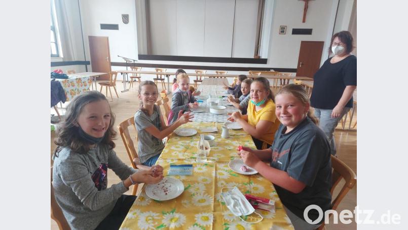 Beim Ferienprogramm des Frauenbundes durften die Kinder Seifen herstellen. Bild: Sophie Köstler/exb