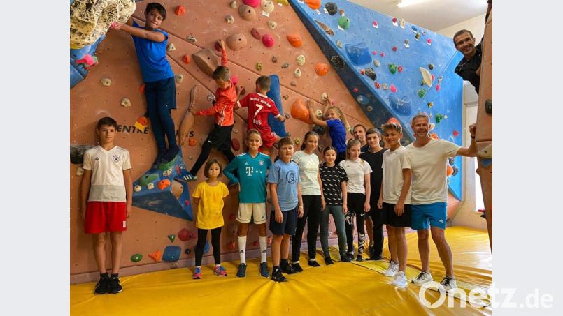 Das sind die Teilnehmer und SV-Übungsleiter beim Bouldern. Bild: ak
