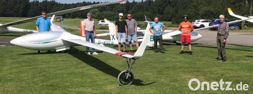 Die erfolgreiche Mannschaft des Aero-Clubs: (von links) Hans Stock, Bernd Morawitz, Julius und Peter Werner, Josef Eger, Philipp Pollinger, Aleksander Umov. Nicht auf dem Bild sind Josef Thiel, Klaus Deyerling, und ,Jürgen Zahn. Bild: Stock
