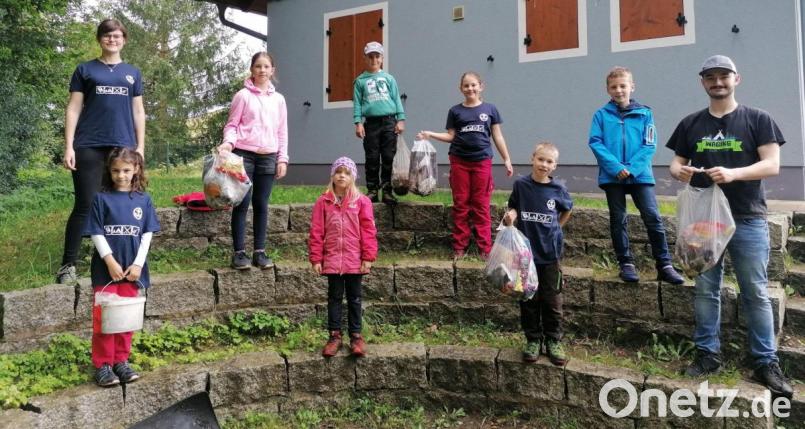 Die Müllsammler aus der Jungschar des CVJM Rosenberg. Bild: Corinna Deyerl/exb