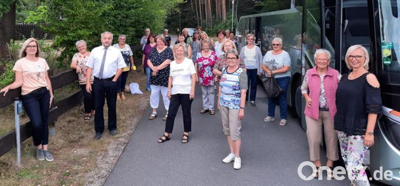 Der Katholische Frauenbund Wiesau um Vorsitzende Brigitte Weig (Zweite von links) unternahm eine dreitägige Reise nach Brandenburg und Mecklenburg-Vorpommern. Bild: Frauenbund Wiesau/ exb