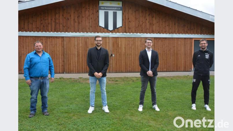 Neuwahlen standen beim TSV Konnersreuth an. Im Bild (von links) der neue Kassierer Rainer Baumgärtner, Vorsitzender Maximilian Siller, Stellvertreter Christopher Rüth und der neue Schriftführer Wolfgang Pötzl. Bild: jr