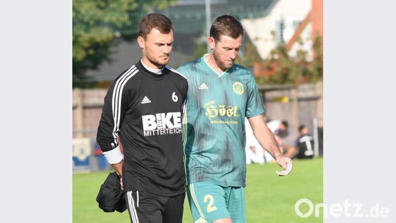 Beim SV Mitterteich fallen unter anderem Mauricio Göhlert (links) und Martin Bächer aus. Göhlert erlitt im ersten Punktspiel in Herzogenaurach einen Kreuzbandriss, Bächer humpelte vergangenen Samstag gegen Erlangen-Bruck mit einer Knieverletzung vom Platz.. Bild: gb
