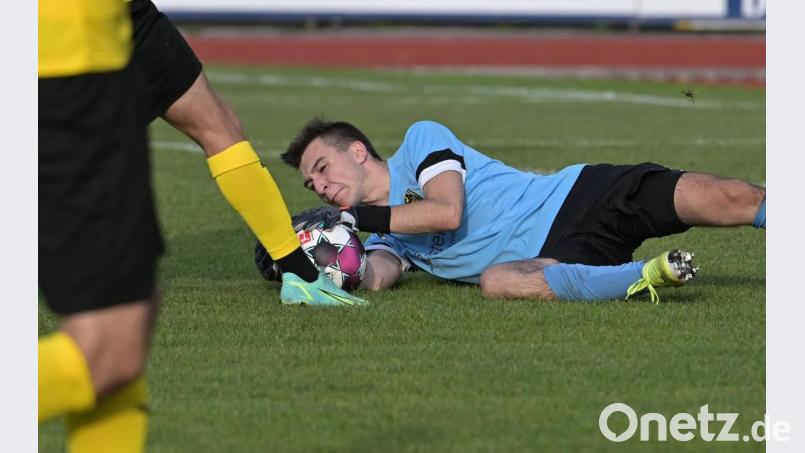 Ambergs Torwart Manuel Baumgärtner hielt seinen Kasten gegen die SpVgg Osterhofen sauber, soweit es ging. Er musste nach dem Abgang von Michael Heisig ins Tor und machte seine Sache sehr gut. Archivbild: ref