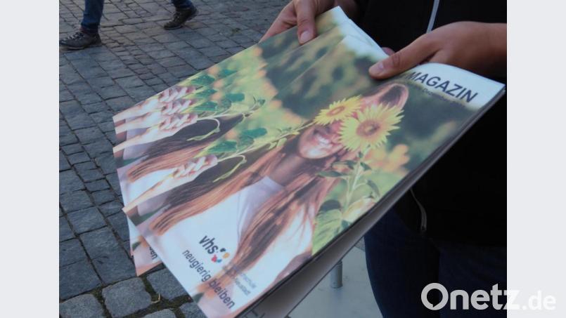 Das neue VHS-Magazin ersetzt das bisherige Jahresprogrammheft Bild: Bühner