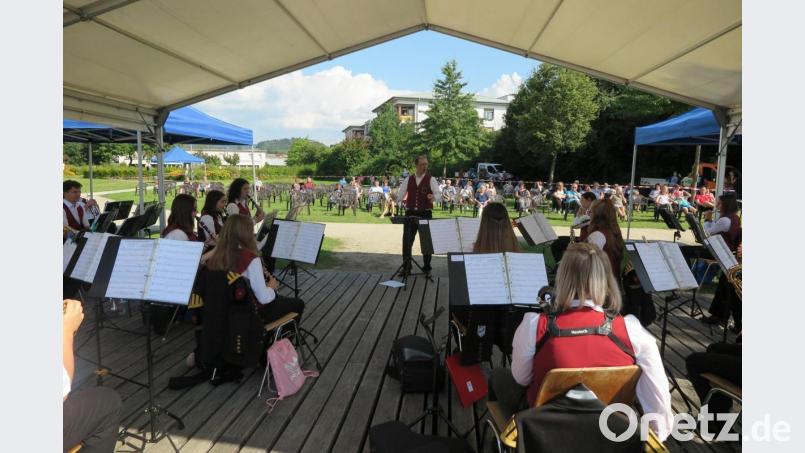 Viel Beifall erhielten die Musikanten der Jugendbergmannskapelle Pegnitz bei ihrem Konzert auf der Seebühne. Bild: jzk