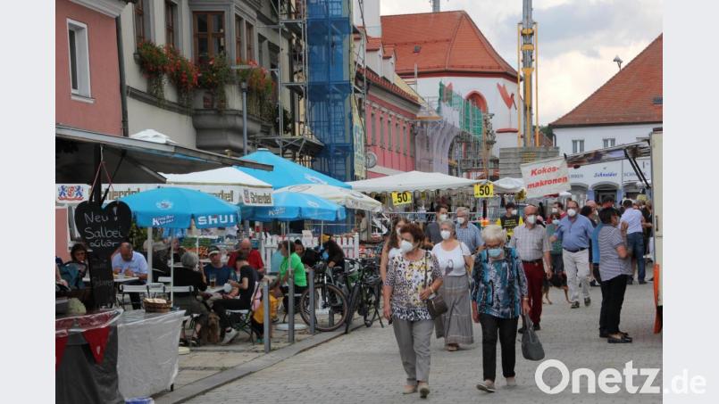 Weniger als die Jahre zuvor war auf dem Tirschenreuther Herbstmarkt am Sonntag los. Bild: kro