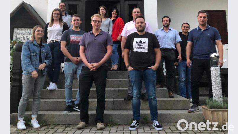 Der neue Vorstand der Ebnather JU mit Bürgermeister und CSU-Vorsitzendem Wolfgang Söllner (rechts), dem neuen Vorsitzenden Thorsten Riedl und dessen Stellvertreter Johannes Vetter (vorne, von rechts). Bild: soj