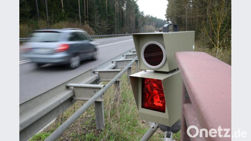 Die Verkehrspolizeiinspektion Amberg hat in drei Tagen 411 Autofahrer erwischt, die zu schnell unterwegs waren. Archivbild: Petra Hartl