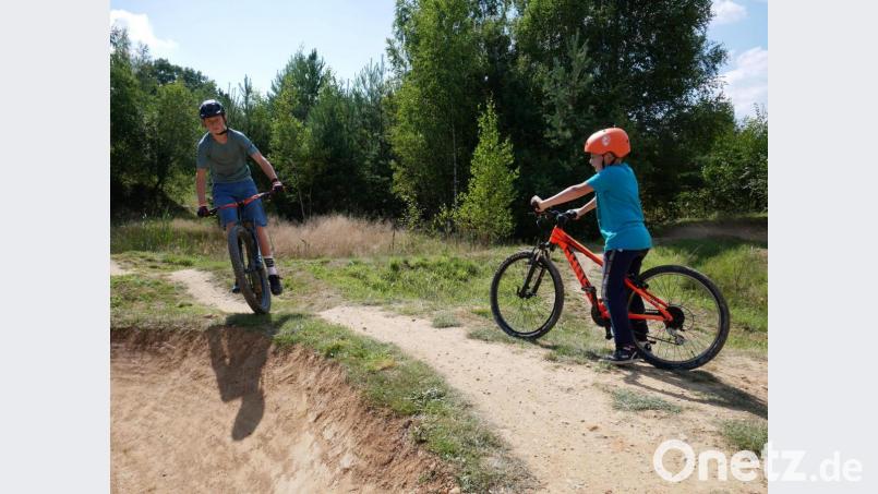 Die rund 20 Kinder wurden je nach Können in drei Gruppen eingeteilt. Bild: flm