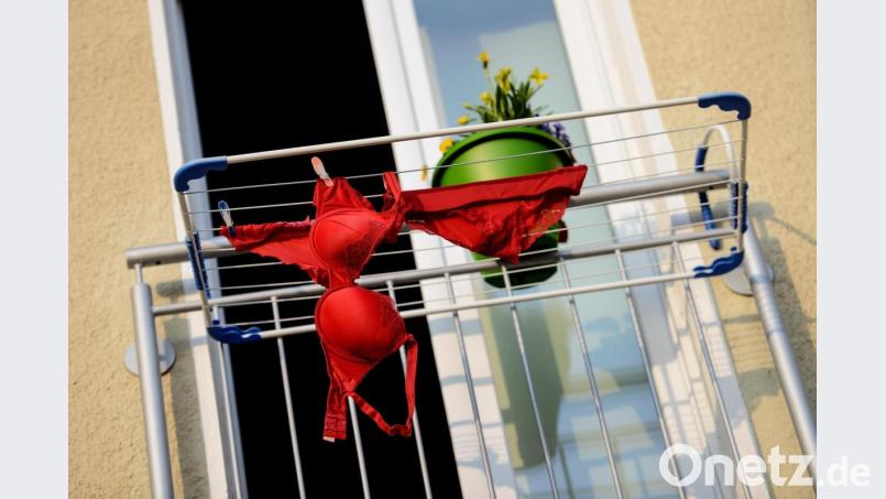 Der Unterwäsche-Dieb in Hof lies insgesamt 22 Unterhosen mitgehen. Symbolbild: David Ebener/dpa