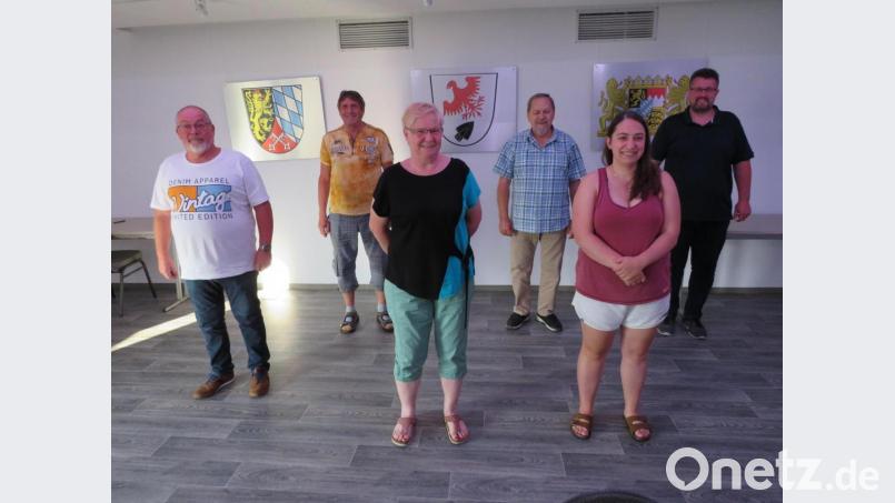 Der neugewählte Vorstand des Kegelclubs Weiß-Blau Altenstadt mit (von links) Walter Wenning, Udo Janikowsky, Christa Frenzel, Rudolf Schröpfer, Tanja Blum und Matthias Alfery. Bild: adj