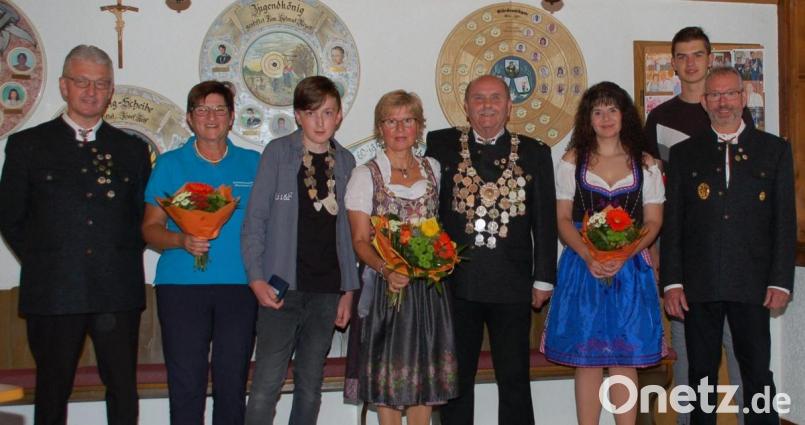 Die Würdenträger bei Edelweiß Obersdorf sind heuer (von links) Josef Grünwald, Rita Kirschner, Andre Paulus, Christine Rathenow, Georg Hausmann, Denise Hess, Jeremias Wendl und Erwin Himmelhuber. Bild: Heinz Rathenow/exb
