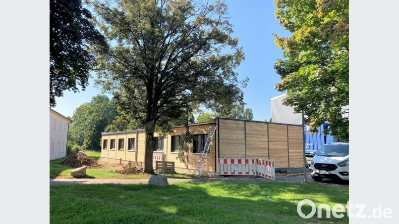 Der Holzkubus ist angekommen und wird ab kommender Woche auch benutzt. Bild: stg