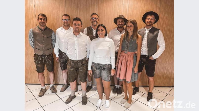 Neuwahlen standen bei den Kirwafreunden Dürnsricht auf der Tagesordnung. Das Bild zeigt den neuen Vorstand. Bild: exb