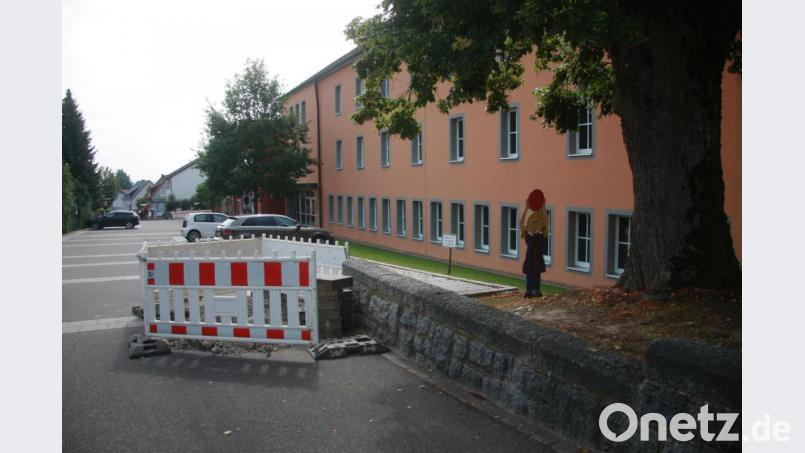 Aktuell wird die Grund- und Mittelschule Wiesau an das Glasfasernetz angeschlossen. Bild: wro