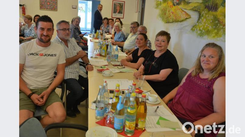 27 Delegierte aus den Ortsverbänden waren am Sonntagnachmittag ins „Haus der Pflege“ gekommen, um die neue AWO-Kreisvorstandschaft zu wählen. Bild: jr
