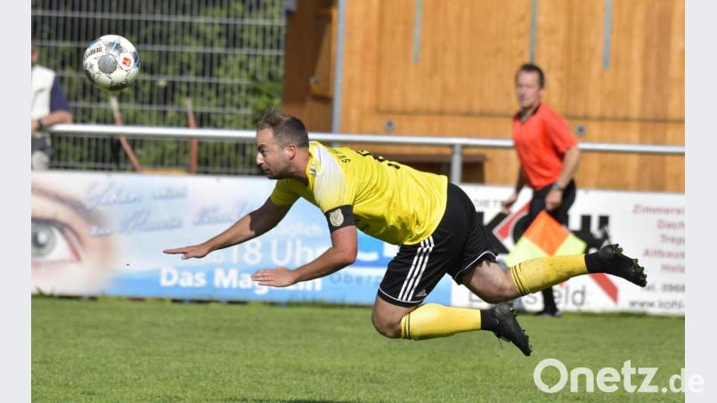 Die Verletzungssorgen von Hahnbachs Trainer Thorsten Baierlein werden nicht kleiner: Im Landkreisduell gegen die DJK Ensdorf fehlen nun auch Michael Hefner und Kapitän Michael Rösch (Bild). Archivbild: Hubert Ziegler