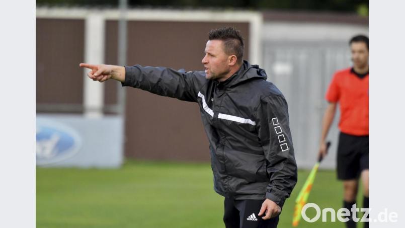 Franz Koller, Trainer DJK Gebenbach, muss wieder mit dem letzten Aufgebot antreten. Archivbild: Ziegler