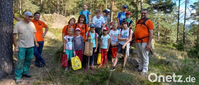 „Ab in den Wald“ hieß es für 13 Kinder im Alter von 6 bis 14 Jahren im Ferienprogramm mit der Kolpingsfamilie Erbendorf. Bild: sas