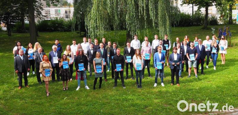 Erfolgreiche Absolventen der Sommergesellenprüfung 2021. Bild: Bühner