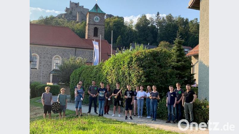 Ferienspaß für die Flossenbürger Kinder. Die Burgschützen haben vier Stationen aufgebaut. Bild: Burgschützen/exb