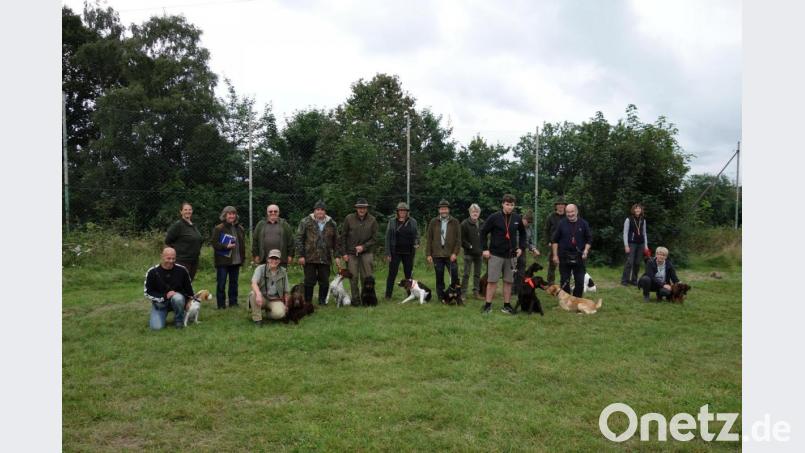 Hundeführerlehrgang der Kreisgruppe Tirschenreuth. Bild: Siegfried Herzog/exb