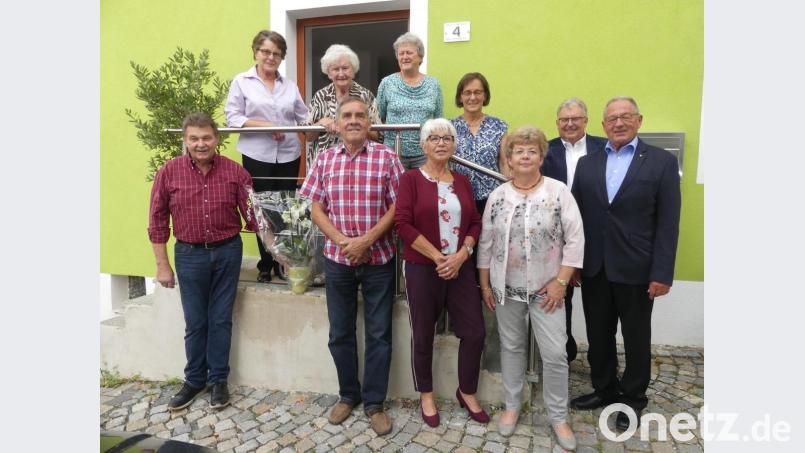 Mitgliederehrung beim VdK: (vorne, von links) Martin Preisinger, Werner Kennel, Liselotte Arnold und Annemarie Müller sowie (hinten, von links) Gerda Rupprecht, Hilde Hasenkopf, Marga Scherm, Maria Förster, Udo Müller und Klaus Lehl. Bild: rn