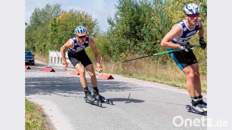 Spannende Zweikämpfe gab es im Herrenrennen über zehn Kilometer. Gesamtsieger Lorenz Zapf lag hier noch hinter dem späteren Zweiten Stefan Falk Bild: chl