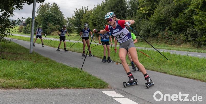 Ella Paul (rechts) gewann das Rennen der weiblichen Jugend. Bild: chl