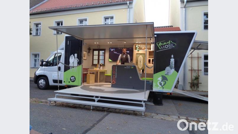 Florian Schwemin erklärte das Heimatmobil und sprach über Heimat Bild: amö