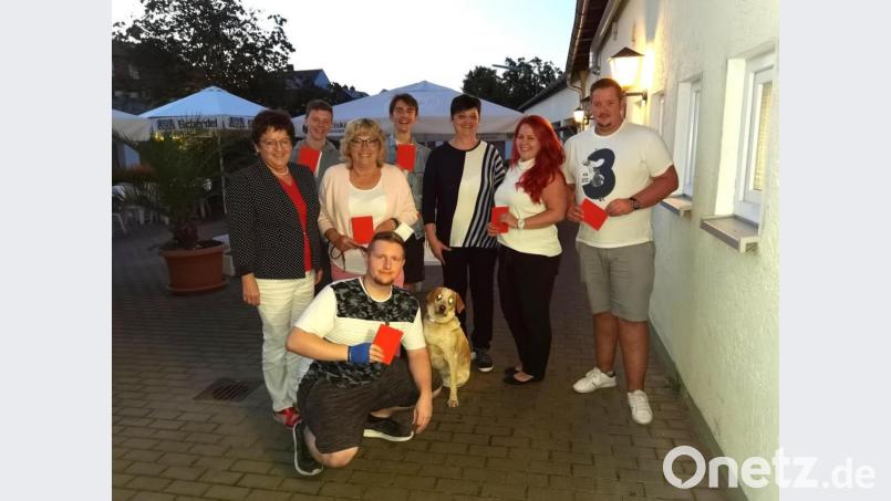 Die SPD-Neumitglieder mit Kreisvorsitzenden Brigitte Scharf und Ortsvereinsvorsitzenden Angela Baumgartner Bild: SPD OV Waldsassen/exb