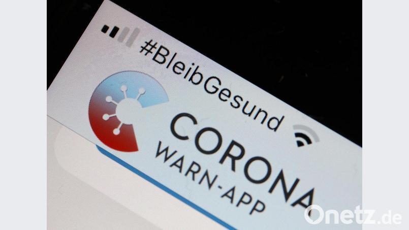 Die Corona-Warn-App hat weiter gut zu tun in Weiden und im Landkreis Neustadt. Symbolbild: Oliver Berg/dpa